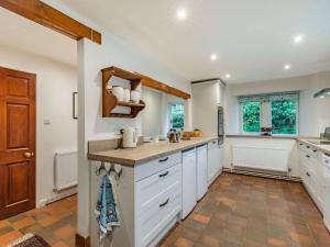 5 Bed in Ashbourne oc-85565