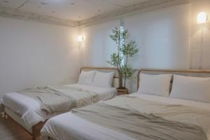 Cozy home Hapjeong Hongdae, parking available, negotiable