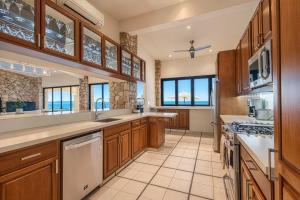 Oceanfront Villa with Heated Pool Hot Tub and BBQ