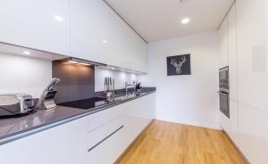 1 Bedroom Stylish Apartment near Regents Park FREE WIFI & AIRCON by City Stay Aparts London