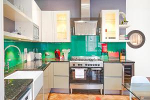 Central 2Bed Apartment near Barbican & Farringdon FREE WIFI by City Stay Aparts London