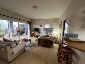 Private spacious studio in Kommetjie close to the beach