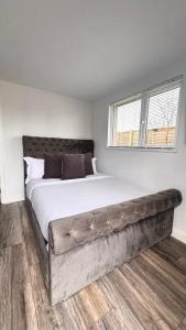 Cozy 2-Bedroom Cottage-Style Home