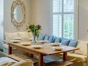 3 Bed in Eastbourne oc-86520