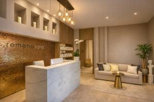 Beachfront Luxe Condo Sunrise Oceanview Balcony