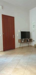 KARAVELAS Rentals