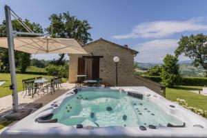 Villa Anna heated pool, 2 outdoor jacuzzi sauna and Gym