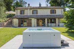 Villa Anna heated pool, 2 outdoor jacuzzi sauna and Gym