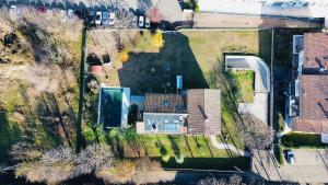 Private Pool Villa in the Heart of Motor Valley