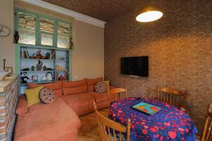 Heart of Tbilisi Stylish 2-Bedroom Apt - Wehost