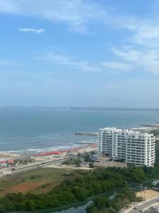 Spacious Flat with stunning Views Great Location