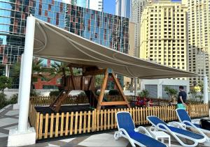 Modern 1BR Marina 3mins walk to JBR Beach & Tram