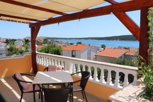 A 1 apartment with terrace garden and sea view