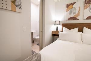 Aurea Via Stays - Unit 431 at One Rosebank
