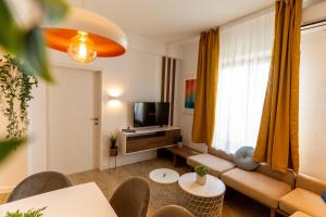 Sophisticated Comfort in the Heart of the City - Romana Square Living