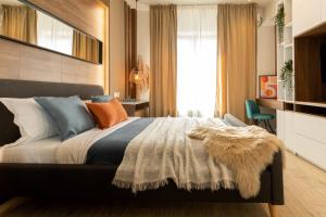 Sophisticated Comfort in the Heart of the City - Romana Square Living