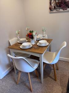 The Old Coach House Peak DistrIct Near Edale Castleton Buxton pet friendly Walkers welcome