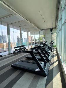 Luxury Apt BTS EKKAMAI with pool sauna gym