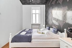 Rynek Apartment The Heart of the City by Noclegi Renters