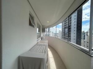 Apto passos da Avenida Brasil e praia de BC