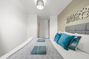 One bed apt opp tube station central line