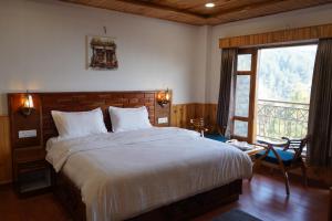 Shalom Hillcrest Inn