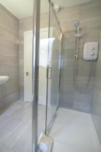 Urban Retreat Walkable to City & Salthill with Free Parking