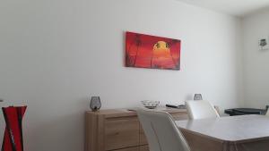 Air-conditioned two-room apartment with terrace 100 m from the beach