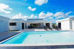 Instyle Residences at Casa Linda Villas