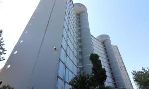 Modern flat with pool view