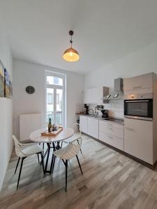 Einzigartiges Angebot - Maisonette mit Balkon & Parkplatz, zentral & ruhig