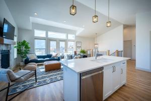 Private Powder Mtn B2 Desk Hot Tub Ski Retreat