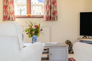 2 Bed in Llangorse oc-t30290