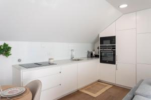 Sunny Center Apartment