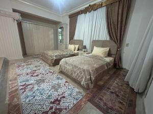 Luxury Three-Bedroom Hotel Rooms in October