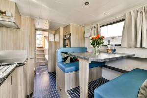 New houseboat center Amsterdam Saiter