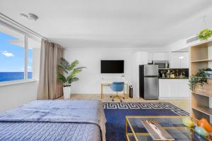 Ocean Front Stunning View 2 BR apartment