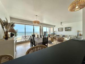 LB513-001 - Appartement FACE MER - 2 pièces cabine-4 couchages - traversant - LA BAULE