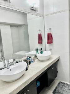 Amazing Ocean Views & Rooftop Pool! 2BD