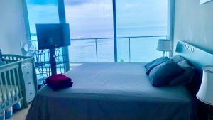 Amazing Ocean Views & Rooftop Pool! 2BD