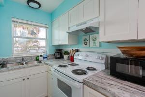 Bay Watch #2 - Waterfront Beach Rental