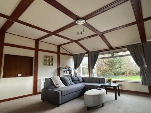 Athlone country house with lake access