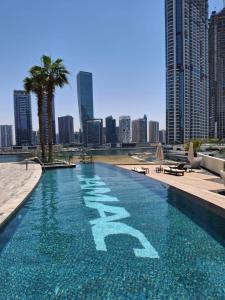 Ultra-Luxe Breathtaking Canal Views l Business Bay