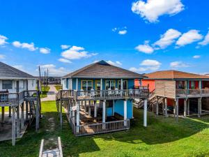 Beach Front Private Walk Over Family Friendly