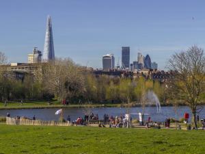 Peaceful London City Apartment - Free Parking