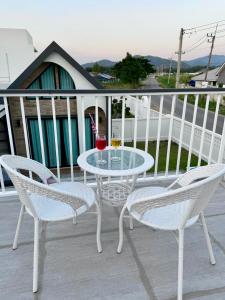 N&C Mountain Pool Villa Huahin