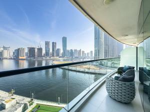 Ultra-Luxe Breathtaking Canal Views l Business Bay