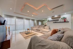 Unique - Spacious 3BR Premium Flat