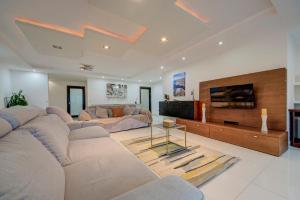 Unique - Spacious 3BR Premium Flat