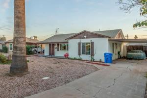 3BR Phoenix Home with Game Table BBQ & Parking